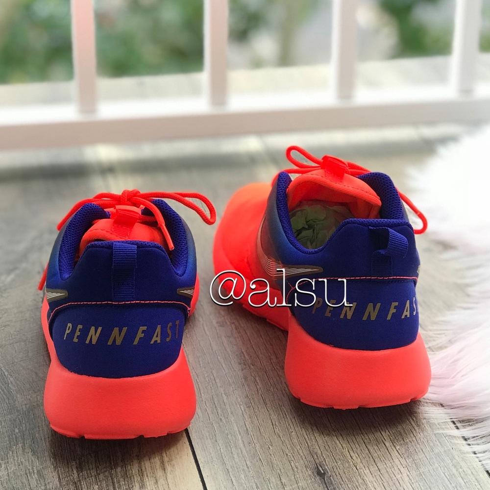 NWT Nike Roshe One PRM  WMNS - Picture 4 of 7